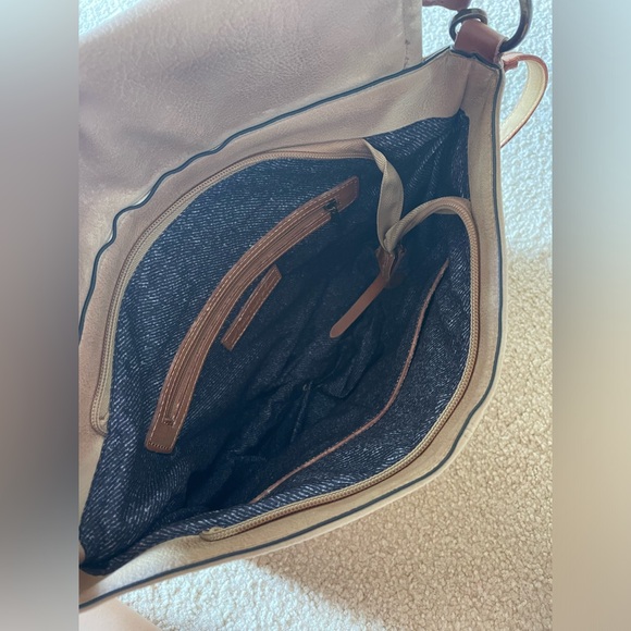 FREE PEOPLE MESSENGER BAG - Picture 2 of 4